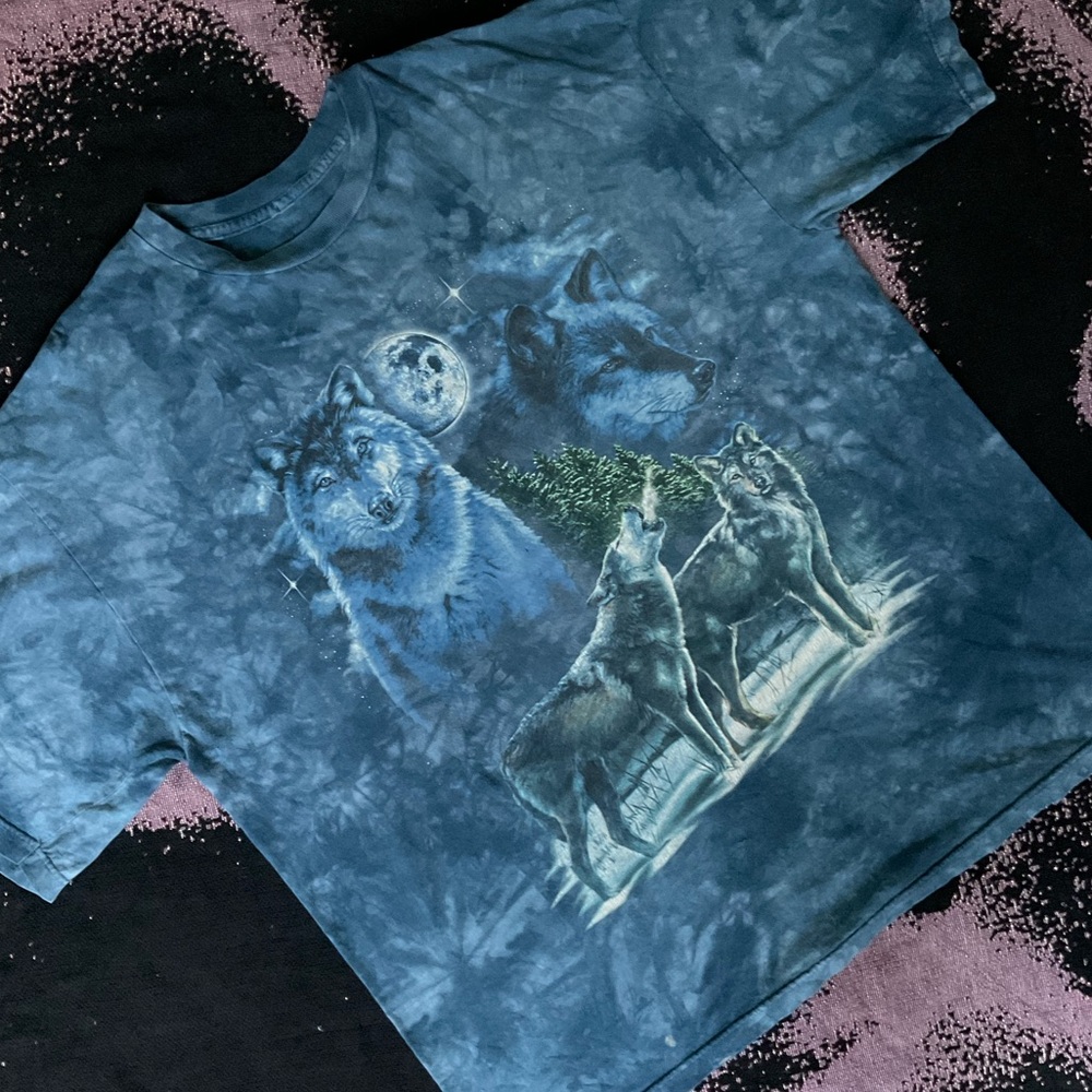 Blue Wolf Graphic T-Shirt
